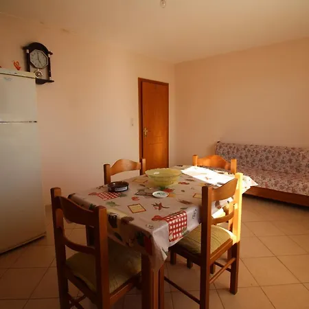 Apartman Kostandinos